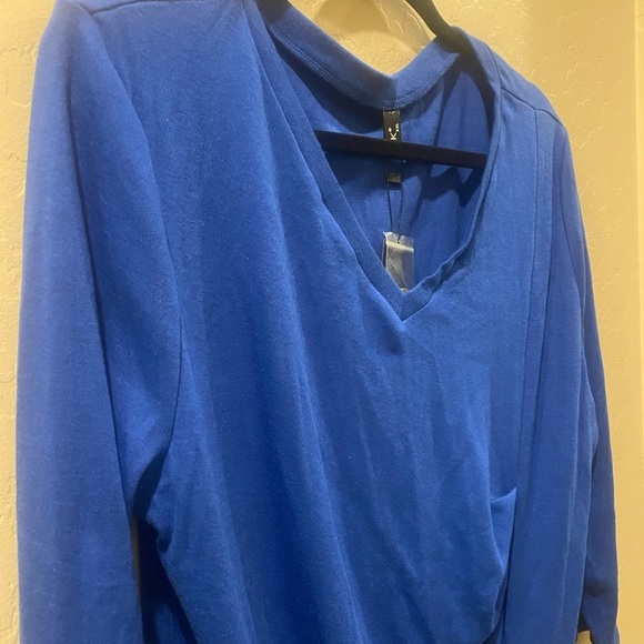 Blue Button-Detail Women's Top - Picture 5 of 6